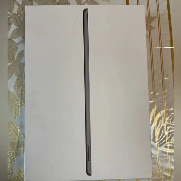 Apple iPad 9th Generation EMPTY BOX ONLY Space Gray 64GB Genuine Package - Picture 1 of 5